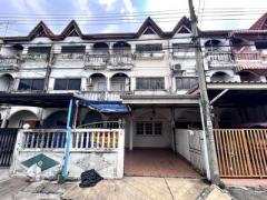 ขายด่วน!! ราคาดีมาก เดินทางสะดวก ทาวน์เฮ้าส์ 3 ชั้น 25 ตร.วา พ.ท 270 ตร.ม หน้ากว้าง 4 เมตร หมู่บ้านศิริสุข ซอยช่างอากาศอุทิศ 10
