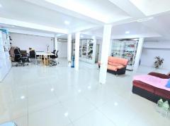 ให้เช่าบ้านที่สามารถทำเป็นออฟฟิศและมีโกดังเก็บของด้านหลัง ลาดพร้าว62 ใกล้ BTS โชคชัย 4 เพียง 2 นาที-202409292300311727625631738.jpg