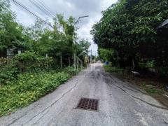 ขายที่ดินเปล่า ต.คูขวาง อ.ลาดหลุมแก้ว จ.ปทุมธานี เนื้อที่ 71 ตร.ว. เหมาะสำหรับ ทำเกษตร ปลูกที่อยู่อาศัย หรือ โกดัง หอพัก ทำเลดี สร้างประโยชน์อื่นได้เช่น เพื่อการพาณิชย์อื่น , หรือเพื่อการลงทุนอื่นๆ ที่ดินตั้งอยู่ ซอย คูขวาง6-202410011957521727787472718.jpg