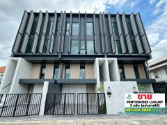 ขายPenthouses ระดับ LUXURYหนึ่งเดียวในโชคชัย 4หรูหราด้วยวัสดุเกรดพรีเมี่ยมทั้งหลัง เพิ่มช่องแสงด้วยฟังก์ชัน Courtyard Livingให้แสงกระทบพื้นที่สีเขียวกลางบ้าน เสริมหลักฮวงจุ้ย