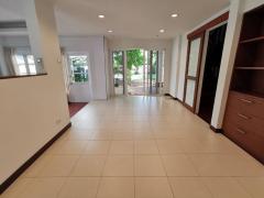 NTG473 ให้เช่าบ้านเดี่ยว ยศสุนทร สุขุมวิท 20 พร้อมสวนขนาดใหญ่ เลี้ยงสัตว์ได้  ใกล้รถไฟฟ้าบีทีเอสอโศก-202410082307181728403638182.jpg