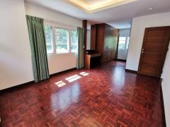 NTG473 ให้เช่าบ้านเดี่ยว ยศสุนทร สุขุมวิท 20 พร้อมสวนขนาดใหญ่ เลี้ยงสัตว์ได้  ใกล้รถไฟฟ้าบีทีเอสอโศก-202410082307221728403642993.jpg