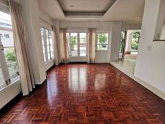 NTG473 ให้เช่าบ้านเดี่ยว ยศสุนทร สุขุมวิท 20 พร้อมสวนขนาดใหญ่ เลี้ยงสัตว์ได้  ใกล้รถไฟฟ้าบีทีเอสอโศก-202410082307231728403643766.jpg