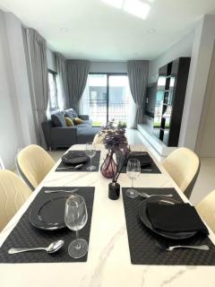 ให้เช่า บ้านเดี่ยว เซนโทร บางนา เพียง 5 นาที ถึง MEGA บางนา 3 นอน ใกล้สวน-202410151456441728979004509.jpg