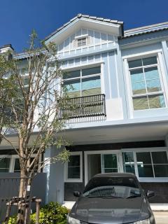 NTG534 ให้เช่าทาวน์โฮม อินดี้ 2 บางนา-รามคำแหง2  เฟอร์ครบพร้อมอยู่ เลี้ยงสัตว์ได้ ใกล้ เมกะ บางนา-202410202234281729438468288.jpg