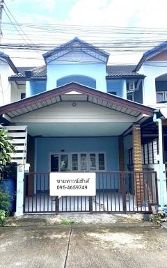 ขายด่วน ทาวน์เฮ้าส์ 2 ชั้นทำเลดี หมู่บ้านสกุลทอง 3 ห้องนอน 2 ห้องน้ำ 21.3 ตร.วา เดินทางสะดวก บ้านฉาง ระยอง ฟรีโอน