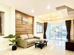 ให้เช่า ทาวน์โฮม บ้านกลางเมือง เออบาเนี่ยน ศรีนครินทร์46-1 เพียง 300 เมตร ถึงรถไฟฟ้า-202410300019281730222368818.jpg