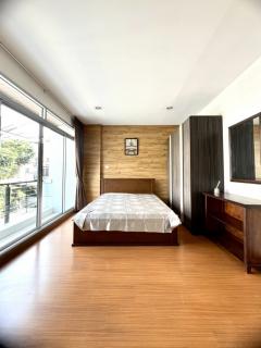 ให้เช่า ทาวน์โฮม บ้านกลางเมือง เออบาเนี่ยน ศรีนครินทร์46-1 เพียง 300 เมตร ถึงรถไฟฟ้า-202410300019321730222372032.jpg