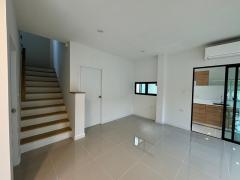ขายบ้านแฝด บ้านใหม่หลังมุม ขนาด 42 ตรว ธนาวิลเลจ วงแหวน-ปิ่นเกล้า Thana Village บางกรวย นนทบุรี.-202411031156261730609786029.jpg