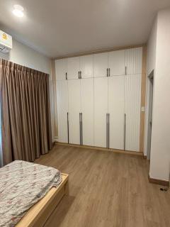NTG627 ให้เช่า บ้านเดี่ยว เดอะ ซิตี้ ติวานนท์-งามวงศ์วาน ไม่มีบ้านตรงข้ามชน private ใกล้ รถไฟฟ้าสีชมพูและสีม่วง เดินทางไปทางด่วนสะดวกมาก-202411070034241730914464613.jpg