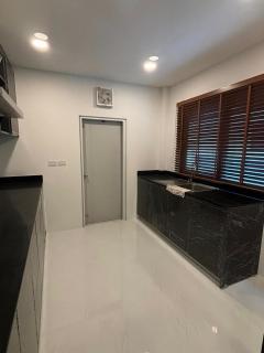 NTG627 ให้เช่า บ้านเดี่ยว เดอะ ซิตี้ ติวานนท์-งามวงศ์วาน ไม่มีบ้านตรงข้ามชน private ใกล้ รถไฟฟ้าสีชมพูและสีม่วง เดินทางไปทางด่วนสะดวกมาก-202411070034261730914466211.jpg