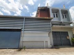 ขายบ้านพร้อมโกดังเก็บของ ซอยเฉลิมพระเกียรติ ร.9 ซอย 22 เนื้อที่ 97 ตรว  แปลงมุม-202411071539211730968761849.jpg