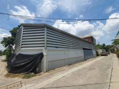 ขายบ้านพร้อมโกดังเก็บของ ซอยเฉลิมพระเกียรติ ร.9 ซอย 22 เนื้อที่ 97 ตรว  แปลงมุม-202411071539241730968764001.jpg