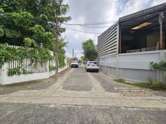 ขายบ้านพร้อมโกดังเก็บของ ซอยเฉลิมพระเกียรติ ร.9 ซอย 22 เนื้อที่ 97 ตรว  แปลงมุม-202411071539321730968772122.jpg