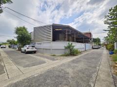 ขายบ้านพร้อมโกดังเก็บของ ซอยเฉลิมพระเกียรติ ร.9 ซอย 22 เนื้อที่ 97 ตรว  แปลงมุม-202411071539351730968775958.jpg