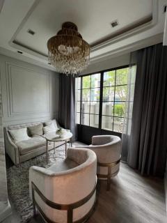 NTG662 ขาย บ้านแฝด เดอะ ซอนเน่ ศรีนครินทร์ บางนา Luxury Duplex Homeมาตรฐานใหม่ยกระดับคุณภาพชีวิตและสุนทรียะ แปลงมุม ติดคลับเฮ้าส์และสวน)-202411102020101731244810099.jpg