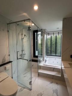 NTG662 ขาย บ้านแฝด เดอะ ซอนเน่ ศรีนครินทร์ บางนา Luxury Duplex Homeมาตรฐานใหม่ยกระดับคุณภาพชีวิตและสุนทรียะ แปลงมุม ติดคลับเฮ้าส์และสวน)-202411102020111731244811557.jpg
