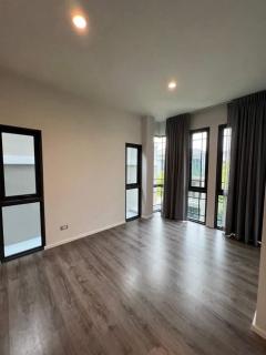 NTG662 ขาย บ้านแฝด เดอะ ซอนเน่ ศรีนครินทร์ บางนา Luxury Duplex Homeมาตรฐานใหม่ยกระดับคุณภาพชีวิตและสุนทรียะ แปลงมุม ติดคลับเฮ้าส์และสวน)-202411102020121731244812298.jpg