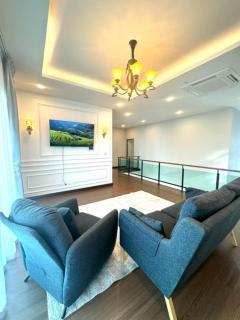 NTG670 ให้เช่า บ้านเดี่ยว เดอะ ซิตี้ บางนา พร้อมสระว่ายน้ำ เฟอร์ครบพร้อมอยู่ เดินทาง 5 นาทีถึงเมกะบางนา-202411102210471731251447928.jpg