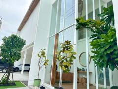 ขาย บ้านเดี่ยว ใหม่ หรู พรีเมี่ยม Modern Luxury style ตรีธารา สุขาภิบาล5 645 ตรม 145 ตรว เป็นส่วนตัว พร้อมอยู่-202411121307391731391659030.jpg