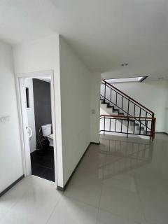 ให้เช่าสำนักงาน+โกดัง เนื้อที่ 238.4 ตร.ว. ลำลูกกา ปทุมธานี-202411181137051731904625387.jpg