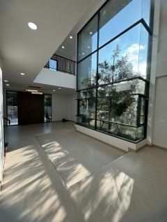 NTG713 ให้เช่า บ้านเดี่ยวใกล้รถไฟฟ้า สร้างใหม่ ลงเฟอร์ใหม่ให้ครบพร้อมอยู่ โถง  Double volume ใกล้สถานีรถไฟฟ้าศรีนุช และอ่อนนุช-202411221634051732268045673.jpg