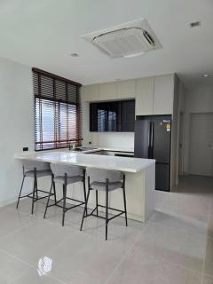 NTG725 ให้เช่า บ้านเดี่ยว บางกอก บูเลอวาร์ค บางนา กม.5 หลังใหญ่ ไม่เคยเข้าอยู่ เฟอร์ครบ พร้อมเข้าอยู่ แปลงมุม   ใกล้ห้าง ทางด่วน และรถไฟฟ้า-202411261944441732625084943.jpg