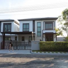 ให้เช่า บ้านเดี่ยว Grande Pleno สุขุมวิท บางนา 5 น. ถึง เมกา บางนา รับสัตว์เลี้ยง-202412021020521733109652900.jpg