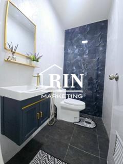 ขายทาวน์เฮ้าส์ 3 ชั้น รอยัล วิลเลจ สายไหม ขนาดพื้นที่ 20 ตรว. 3 นอน 4 น้ำ มีห้องน้ำในตัวทุกห้อง พื้นที่ใช้สอย 160 ตรม. รีโนเวทใหม่ สไตล์สวยหรู อบอุ่น ต่อเติมครัวแล้ว หลังบ้านโล่งไม่ติดใคร ลมเข้า ไม่ร้อน ทำเลดีมากๆ -202412030934011733193241777.jpg