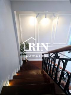 ขายทาวน์เฮ้าส์ 3 ชั้น รอยัล วิลเลจ สายไหม ขนาดพื้นที่ 20 ตรว. 3 นอน 4 น้ำ มีห้องน้ำในตัวทุกห้อง พื้นที่ใช้สอย 160 ตรม. รีโนเวทใหม่ สไตล์สวยหรู อบอุ่น ต่อเติมครัวแล้ว หลังบ้านโล่งไม่ติดใคร ลมเข้า ไม่ร้อน ทำเลดีมากๆ -202412030934051733193245157.jpg