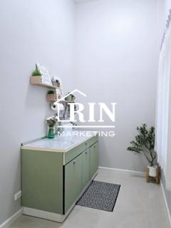 ขายทาวน์เฮ้าส์ 3 ชั้น รอยัล วิลเลจ สายไหม ขนาดพื้นที่ 20 ตรว. 3 นอน 4 น้ำ มีห้องน้ำในตัวทุกห้อง พื้นที่ใช้สอย 160 ตรม. รีโนเวทใหม่ สไตล์สวยหรู อบอุ่น ต่อเติมครัวแล้ว หลังบ้านโล่งไม่ติดใคร ลมเข้า ไม่ร้อน ทำเลดีมากๆ -202412030934051733193245833.jpg