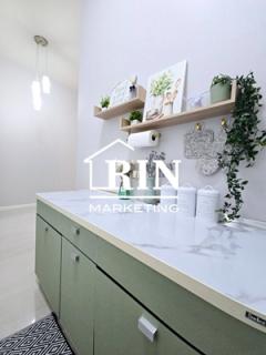 ขายทาวน์เฮ้าส์ 3 ชั้น รอยัล วิลเลจ สายไหม ขนาดพื้นที่ 20 ตรว. 3 นอน 4 น้ำ มีห้องน้ำในตัวทุกห้อง พื้นที่ใช้สอย 160 ตรม. รีโนเวทใหม่ สไตล์สวยหรู อบอุ่น ต่อเติมครัวแล้ว หลังบ้านโล่งไม่ติดใคร ลมเข้า ไม่ร้อน ทำเลดีมากๆ -202412030934061733193246501.jpg