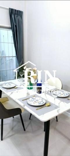 ขายทาวน์เฮ้าส์ 3 ชั้น รอยัล วิลเลจ สายไหม ขนาดพื้นที่ 20 ตรว. 3 นอน 4 น้ำ มีห้องน้ำในตัวทุกห้อง พื้นที่ใช้สอย 160 ตรม. รีโนเวทใหม่ สไตล์สวยหรู อบอุ่น ต่อเติมครัวแล้ว หลังบ้านโล่งไม่ติดใคร ลมเข้า ไม่ร้อน ทำเลดีมากๆ -202412030934071733193247842.jpg