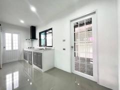 ขายด่วนทาวน์โฮม 3 ชั้น หลังมุม ตกแต่งใหม่พร้อมอยู่ใกล้ BTS ปุณณวิถี ซอยสุขุมวิท101 พระโขนง (N.1469)-202412071500101733558410643.jpg