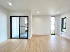 ขายด่วนทาวน์โฮม 3 ชั้น หลังมุม ตกแต่งใหม่พร้อมอยู่ใกล้ BTS ปุณณวิถี ซอยสุขุมวิท101 พระโขนง (N.1469)-202412071500121733558412988.jpg