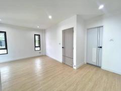 ขายด่วนทาวน์โฮม 3 ชั้น หลังมุม ตกแต่งใหม่พร้อมอยู่ใกล้ BTS ปุณณวิถี ซอยสุขุมวิท101 พระโขนง (N.1469)-202412071500131733558413971.jpg