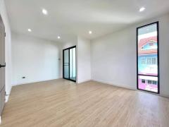 ขายด่วนทาวน์โฮม 3 ชั้น หลังมุม ตกแต่งใหม่พร้อมอยู่ใกล้ BTS ปุณณวิถี ซอยสุขุมวิท101 พระโขนง (N.1469)-202412071500171733558417610.jpg