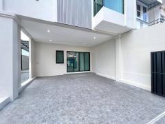 ขายด่วนทาวน์โฮม 3 ชั้น หลังมุม ตกแต่งใหม่พร้อมอยู่ใกล้ BTS ปุณณวิถี ซอยสุขุมวิท101 พระโขนง (N.1469)-202412071500191733558419004.jpg