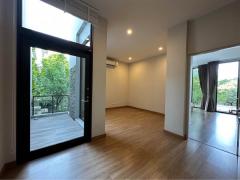 NTG783 ให้เช่าบ้านแฝด บ้านกลางเมือง คลาสเซ่ เอกมัย - รามอินทรา ตกแต่งพร้อมอยู่ เครื่องใช้ไฟฟ้าใกล้ Cenral East Ville เลียบด่วนรามอินทรา-202412082108521733666932980.jpg