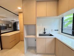 NTG790 ขาย  บ้านเดี่ยว: มัณฑนา เลค วัชรพล หลังสุดท้าย โซนใกล้ทะเลสาปและใกล้คลับเฮ้าส์   หันหน้าทิศใต้ เลขที่บ้านผลรวมเลข 9  ขายพร้อมผูัเช่า-202412082233521733672032455.jpg