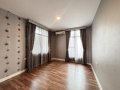 NTG790 ขาย  บ้านเดี่ยว: มัณฑนา เลค วัชรพล หลังสุดท้าย โซนใกล้ทะเลสาปและใกล้คลับเฮ้าส์   หันหน้าทิศใต้ เลขที่บ้านผลรวมเลข 9  ขายพร้อมผูัเช่า-202412082233541733672034931.jpg