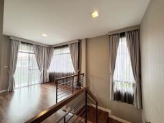 NTG790 ขาย  บ้านเดี่ยว: มัณฑนา เลค วัชรพล หลังสุดท้าย โซนใกล้ทะเลสาปและใกล้คลับเฮ้าส์   หันหน้าทิศใต้ เลขที่บ้านผลรวมเลข 9  ขายพร้อมผูัเช่า-202412082233551733672035756.jpg