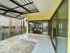 NTG805ให้เช่าทาวน์โฮมบ้านสวนริมคลอง กรุงเทพกรีฑา หลังมุม ติดคลองธรรมชาติบรรยากาศร่มรื่นใกล้รถไฟฟ้าสีเหลืองศรีกรีฑา โรงเรียนนานาชาติเวลลิงตัน-202412092330161733761816963.jpg