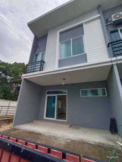 ให้เช่า ทาวน์เฮ้าส์ 2 ชั้น กัสโต้ สุวรรณภูมิ พร้อมอยู่ ซ.วัดศรีวารีน้อย ลาดกระบัง 54 สมุทรปราการ(N.979)