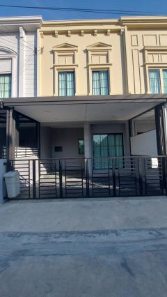 ขายด่วน ทาวน์เฮ้าส์สไตล์ฝรั่งเศส หมู่บ้านสิริเพลส พัฒนาการ ซอย เฉลิมพระเกียรติ ร. 9 เขตประเวศ (N.1481)