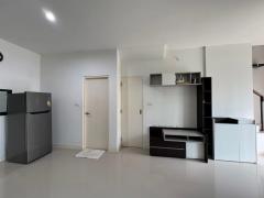 NTG814 ให้เช่า ทาวน์โฮม พลีโน่ สุขุมวิท-บางนา ตกแต่งพร้อมอยู่  เฟอร์นิเจอร์และเครื่องใช้ไฟฟ้าบางส่วน  ใกล้เมกาบางนา-202412122149411734014981617.jpg