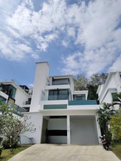 ขายบ้าน 3ชั้น สไตล์พลูวิลล่า วิวทะเลอ่าวปอ โครงการThe Sunrise Ocean Villa ถลาง ภูเก็ต.