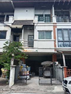 ขาย ทาวน์โฮม เกตุนุติการ์เด้น 120 ตรม. 20 ตร.วา ลาดพร้าว 94 ทาวน์อินทาวน์  ใกล้ทางด่วนลาดพร้าว และ สถานีรถไฟฟ้าสายสีเหลือง
