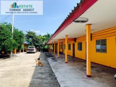 ขายที่ดินพร้อมสิ่งปลูกสร้างบ้านพร้อมห้องแถว 14 ห้อง บ้านฉาง