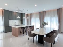 NTG873 ให้เช่าบ้านเดี่ยว The City บางนา(โครงการใหม่ใหม่ )ตกแต่งพร้อมหิ้วกระเป๋าเข้าอยู่ได้เลย ติด mega bangna ห้องรับแขก double volume-202501091734541736418894028.jpg